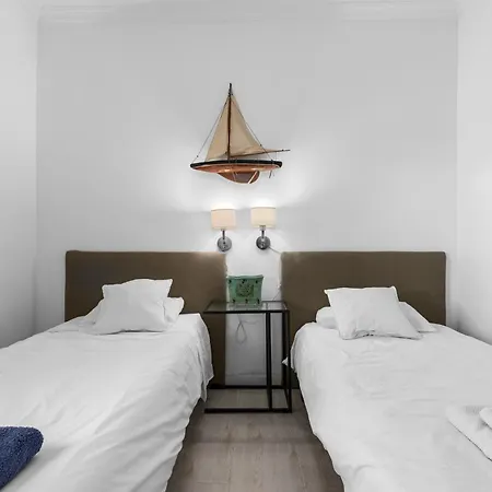 Familiar Con Piscina Sotogrande