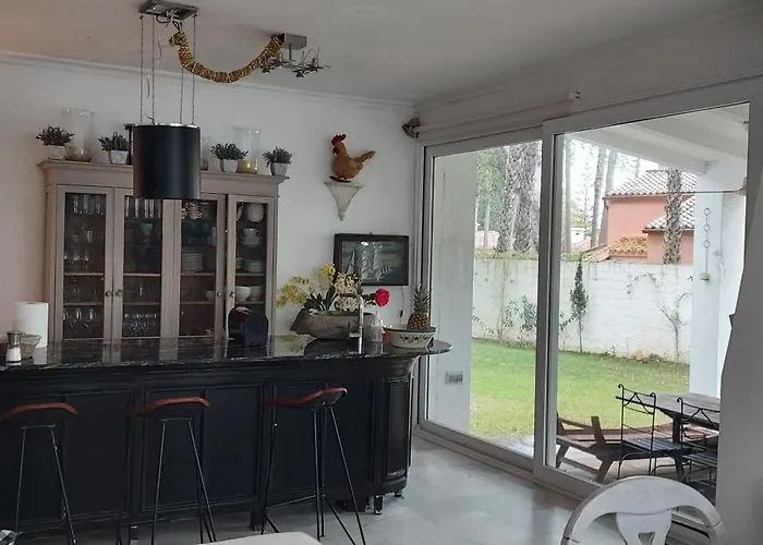 Familiar Con Piscina